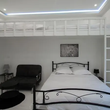 Studio 3 Lits Proche Montmartre Sacre-coeur Париж